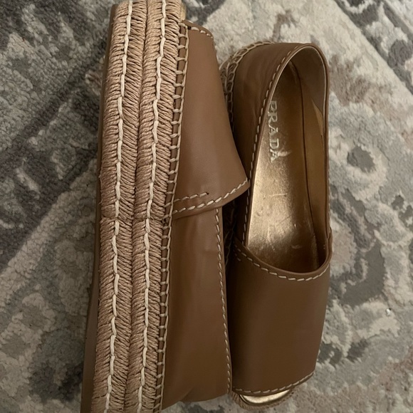 Never worn leather Prada platform espadrilles. Size 40. - Picture 6 of 7